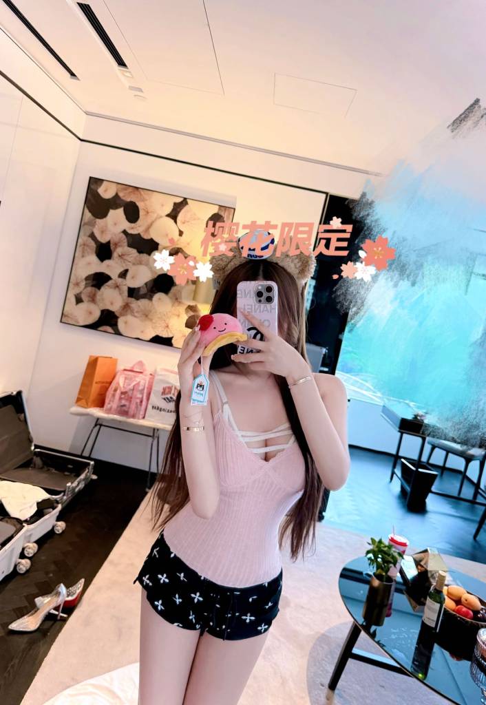 ae131fb157bd9836d64b2b85f33cabe-706x1024