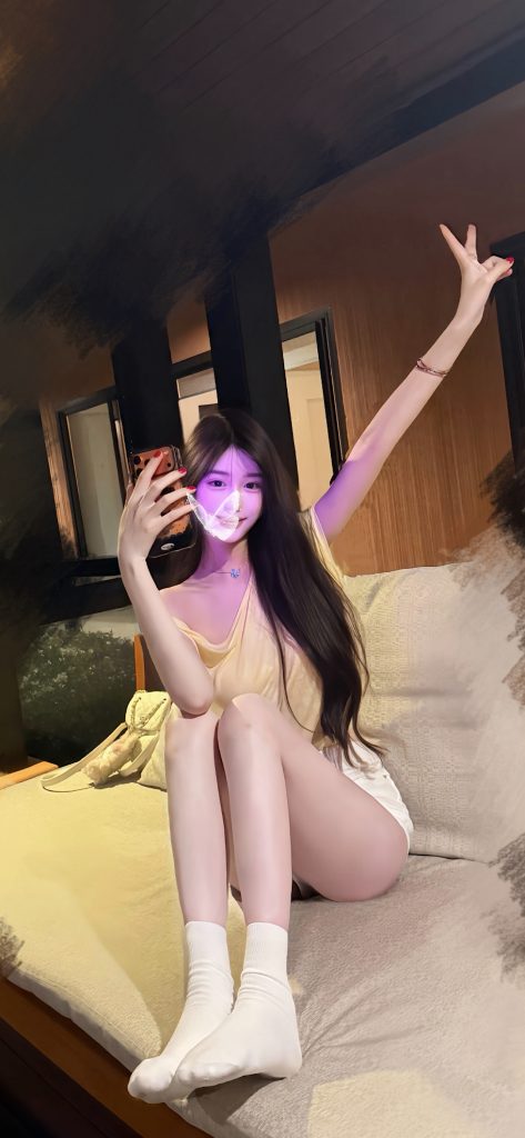 New！蝉儿🌙（Full service only）18岁清纯百合初下海 无敌颜值➕身材 极品控尝鲜必点😍