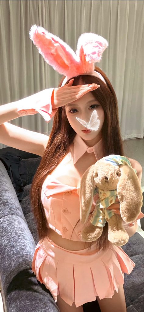 New！Roxy🦄（Full service only）100%推荐款 全新本地高颜值嫩学妹😍性格俏皮叛逆 外形性感火辣🔥仅限3天